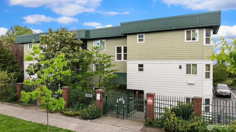 Property photo for 1818 18th Avenue #204, Seattle photo 23