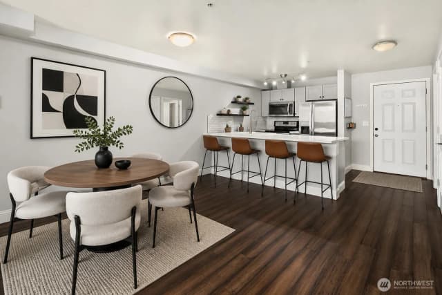 Property photo for 1818 18th Avenue #204, Seattle photo 4