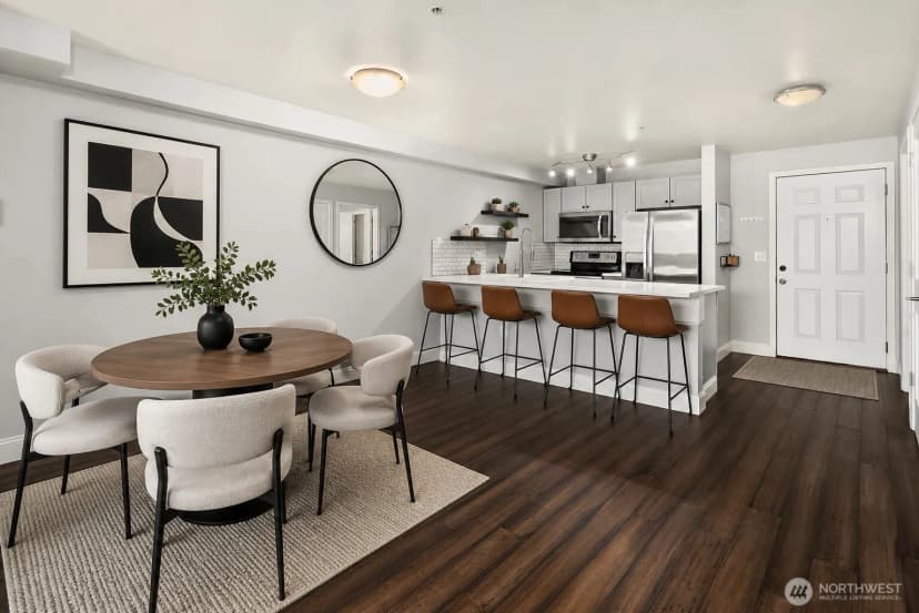 Property photo for 1818 18th Avenue #204, Seattle photo 4