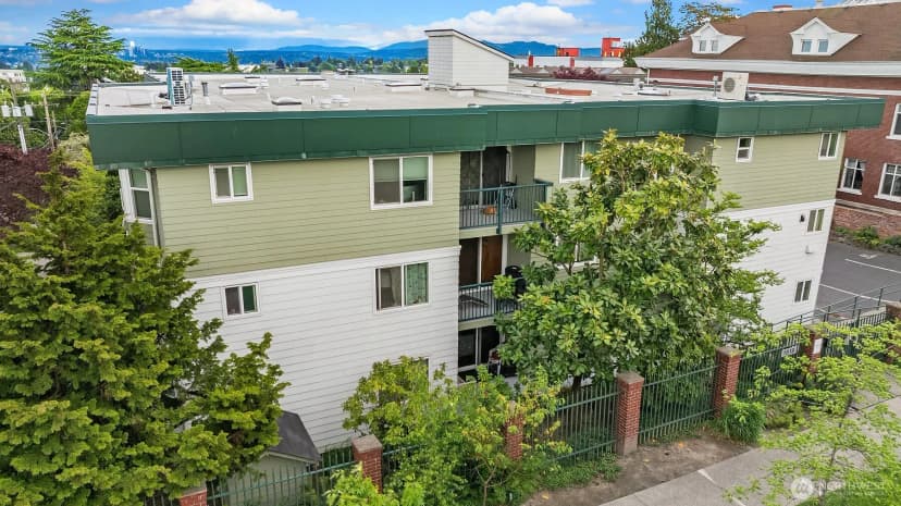 Property photo for 1818 18th Avenue #204, Seattle photo 24