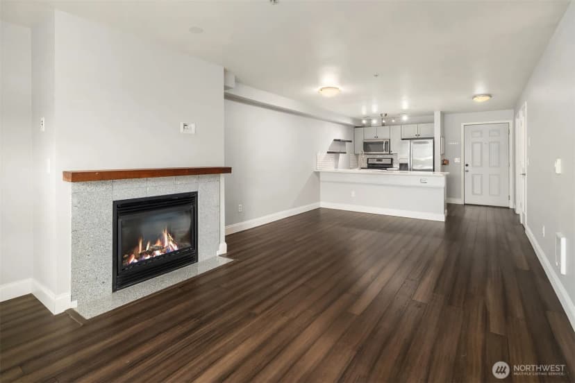 Property photo for 1818 18th Avenue #204, Seattle photo 6
