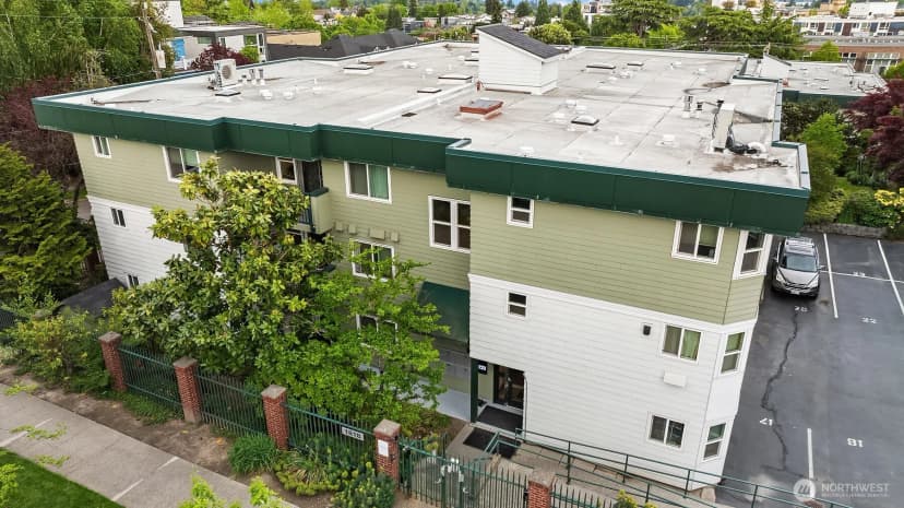 Property photo for 1818 18th Avenue #204, Seattle photo 20