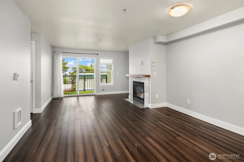 Property photo for 1818 18th Avenue #204, Seattle photo 7