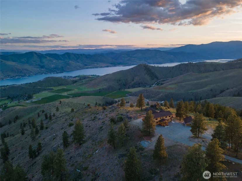 Property photo for 1831 Cottontail Lane, Chelan photo 4