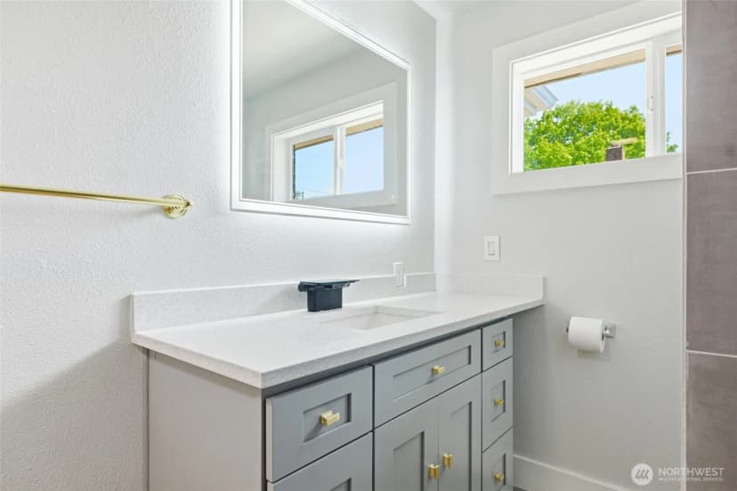 Property photo for 922 E 63rd Street, Tacoma photo 9