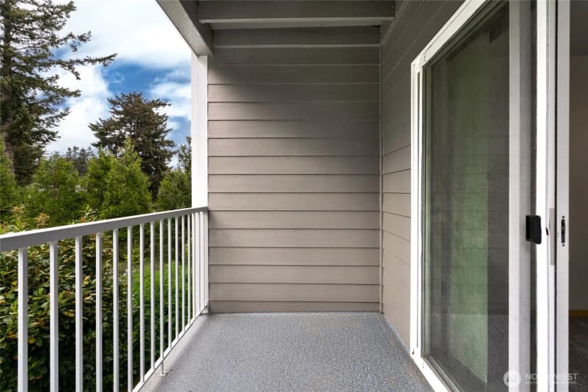 Property photo for 1640 Sw Mulberry Place #c203, Oak Harbor photo 12