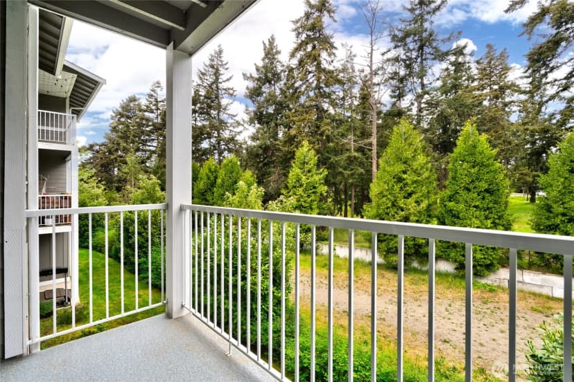 Property photo for 1640 Sw Mulberry Place #c203, Oak Harbor photo 13