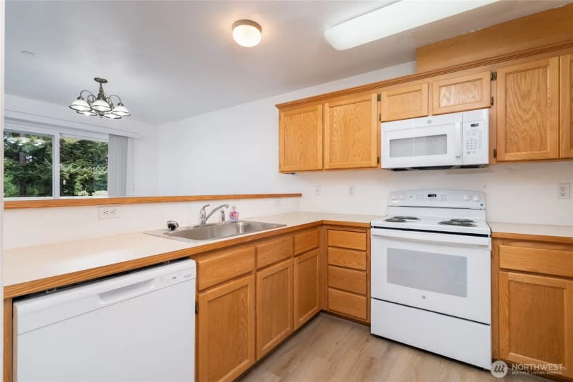 Property photo for 1640 Sw Mulberry Place #c203, Oak Harbor photo 8