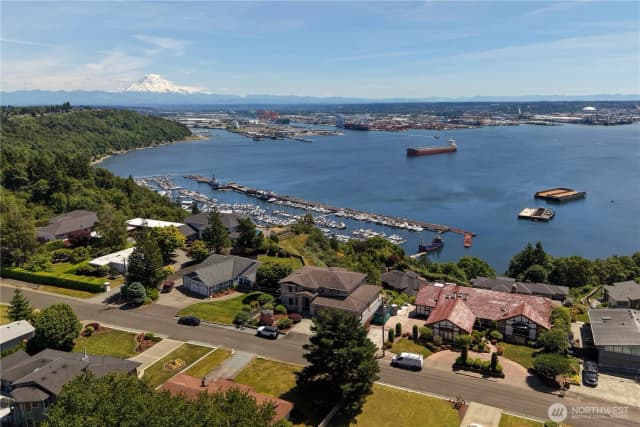 Property photo for 1512 49th Street Ne, Tacoma photo 4