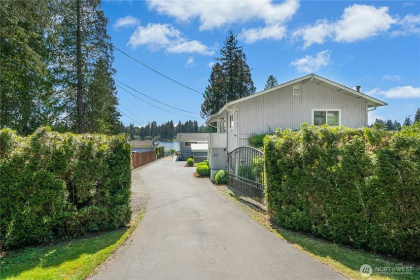 Property photo for 31025 E Lake Morton Drive Se, Kent photo 5