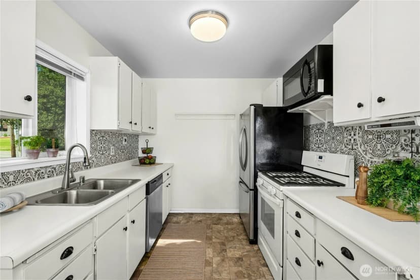Property photo for 31025 E Lake Morton Drive Se, Kent photo 29
