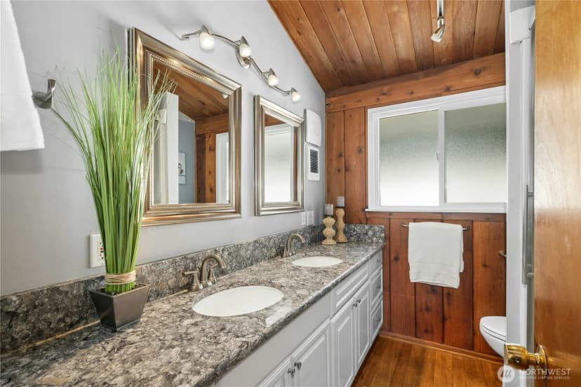 Property photo for 31025 E Lake Morton Drive Se, Kent photo 15