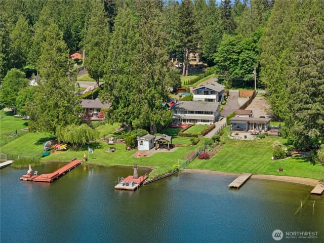 Property photo for 31025 E Lake Morton Drive Se, Kent