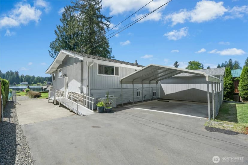 Property photo for 31025 E Lake Morton Drive Se, Kent photo 30