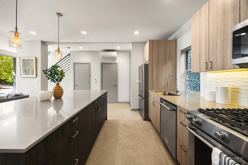 Property photo for 2312 S Judkins Street, Seattle photo 11