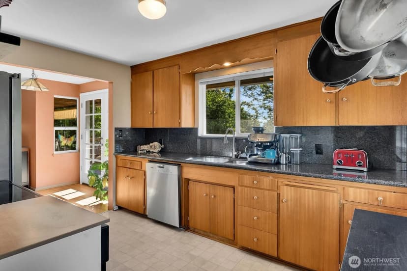 Property photo for 5309 Sw 47th, Seattle photo 9