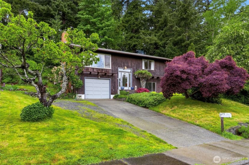 Property photo for 619 Willow Road, Bellingham photo 2
