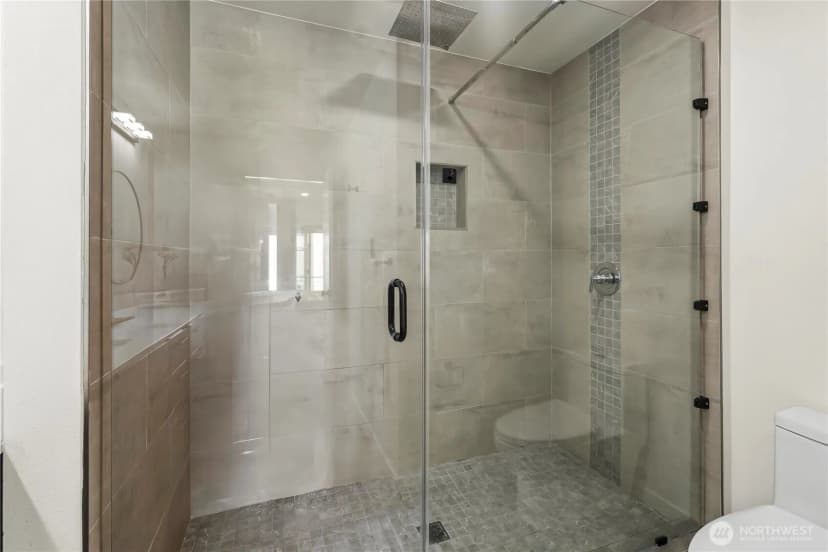 Property photo for 531 S Cloverdale Street #a, Seattle photo 26