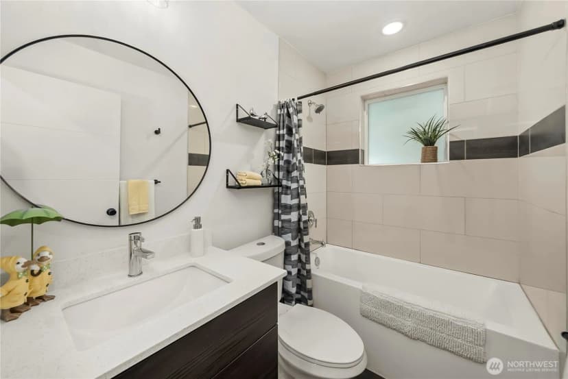 Property photo for 531 S Cloverdale Street #a, Seattle photo 19