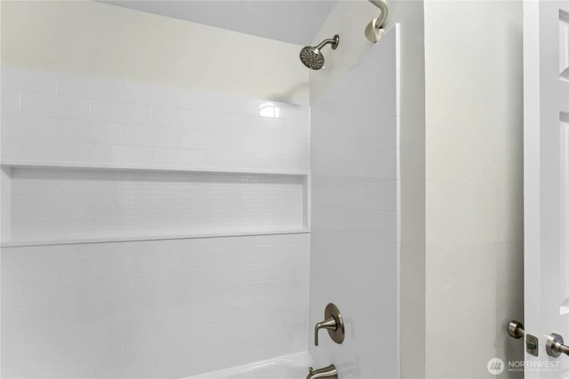 Property photo for 804 Lynnwood Avenue Ne, Renton photo 19