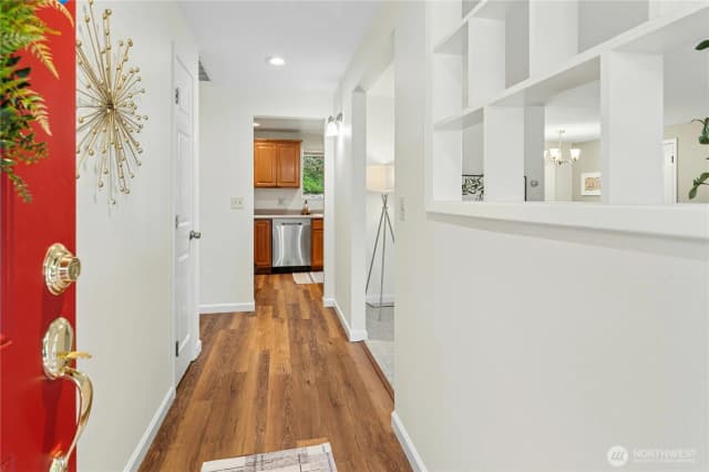 Property photo for 804 Lynnwood Avenue Ne, Renton photo 3