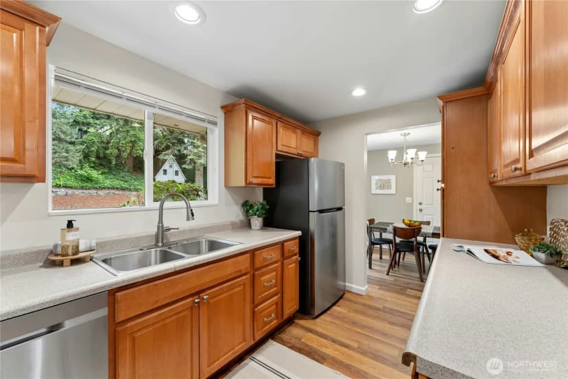 Property photo for 804 Lynnwood Avenue Ne, Renton photo 10