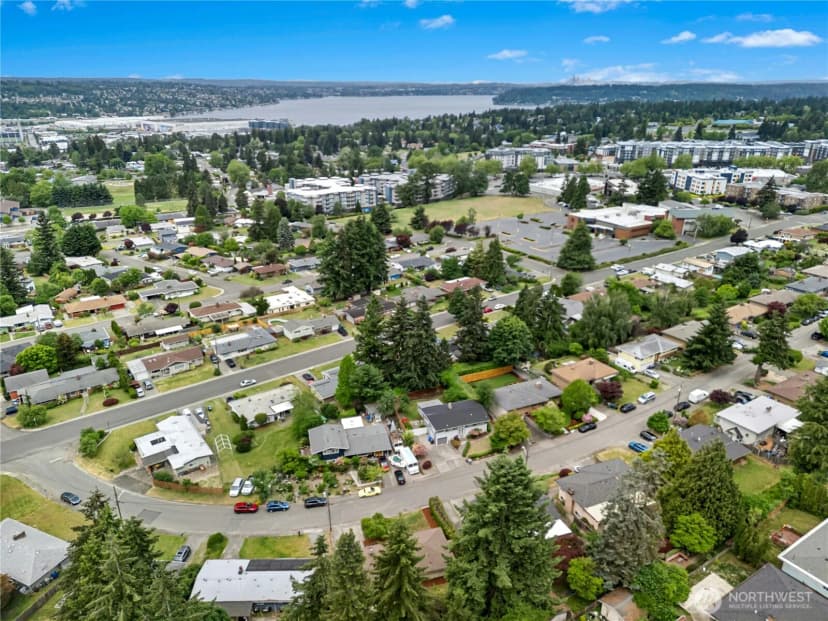Property photo for 804 Lynnwood Avenue Ne, Renton photo 30