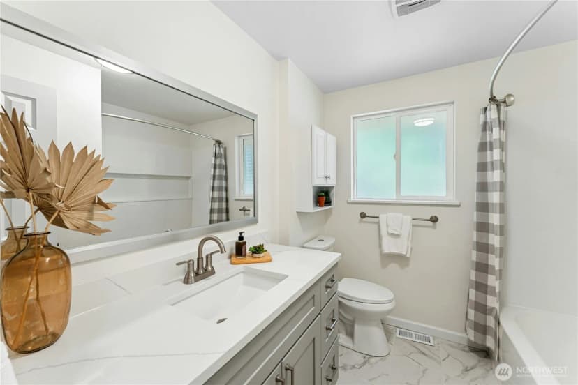 Property photo for 804 Lynnwood Avenue Ne, Renton photo 18