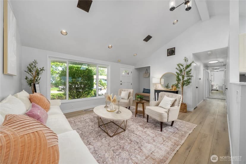 Property photo for 691 Redmond Avenue Ne, Renton photo 6