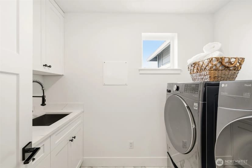 Property photo for 2944 215th Place Sw, Brier photo 32