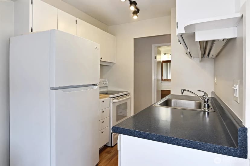 Property photo for 1200 Boylston Avenue #304, Seattle photo 20