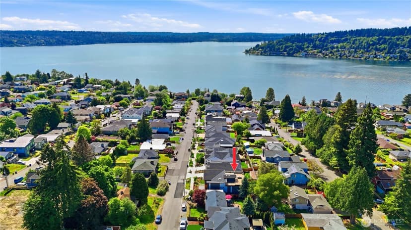 Property photo for 1122 N 34th Street, Renton photo 2