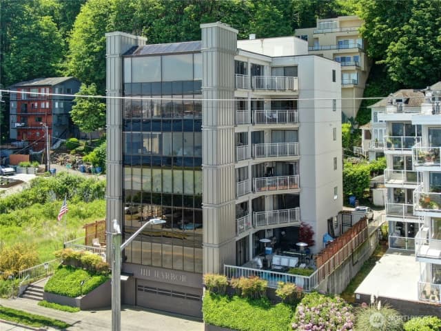 Property photo for 1111 Harbor Avenue Sw #500, Seattle photo 2