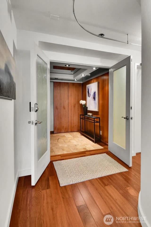 Property photo for 1111 Harbor Avenue Sw #500, Seattle photo 5