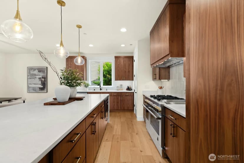 Property photo for 815 130th Avenue, Bellevue photo 12