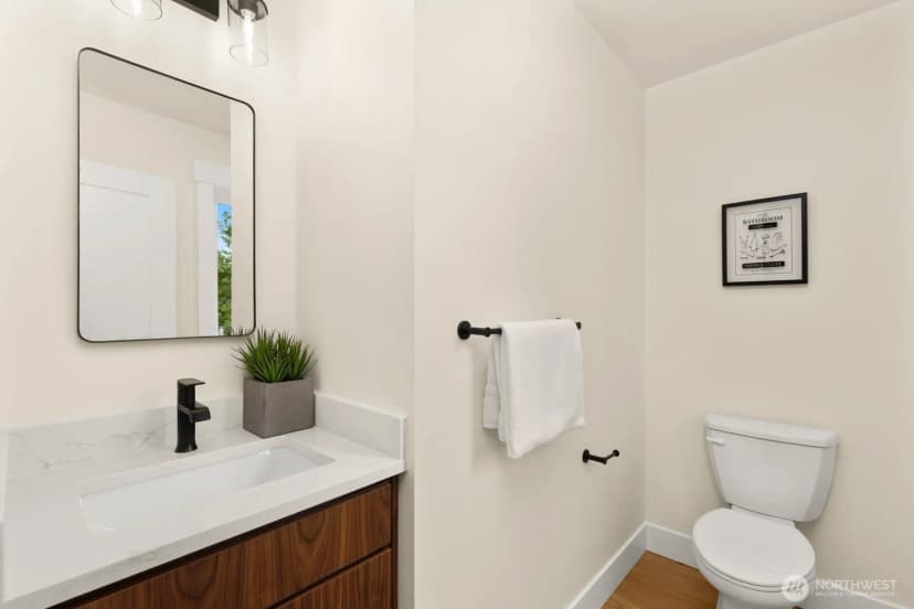 Property photo for 815 130th Avenue, Bellevue photo 18