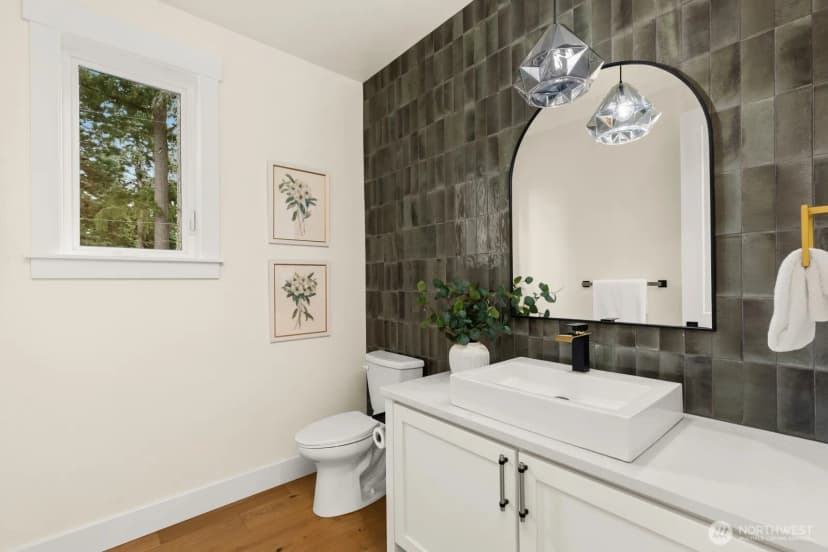 Property photo for 815 130th Avenue, Bellevue photo 16
