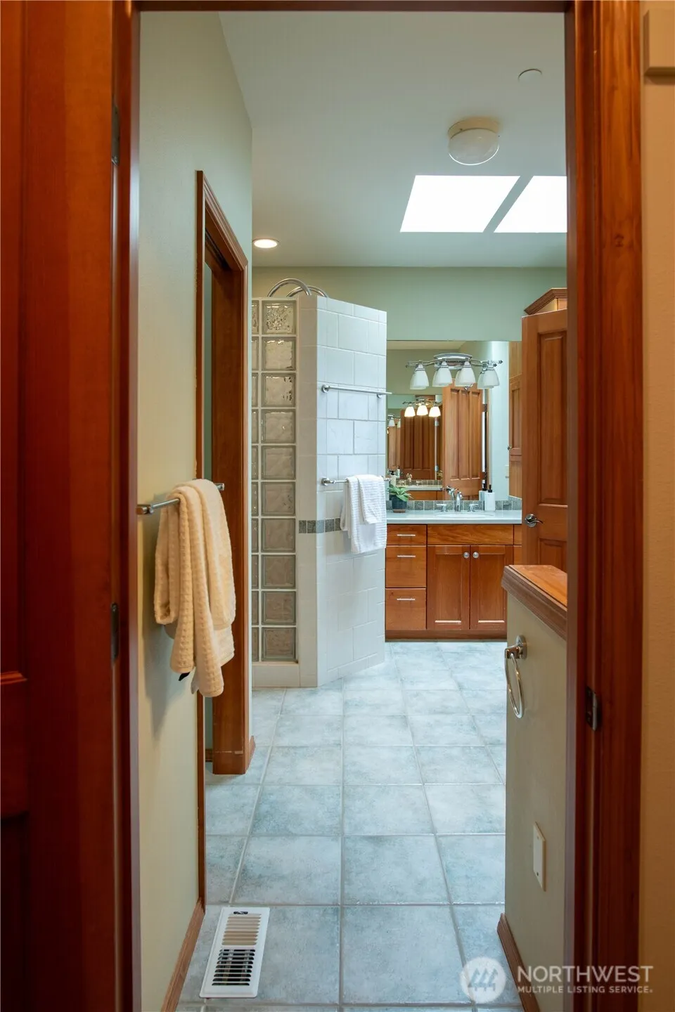 Property photo for 975 E Simmons Road, Port Angeles photo 16