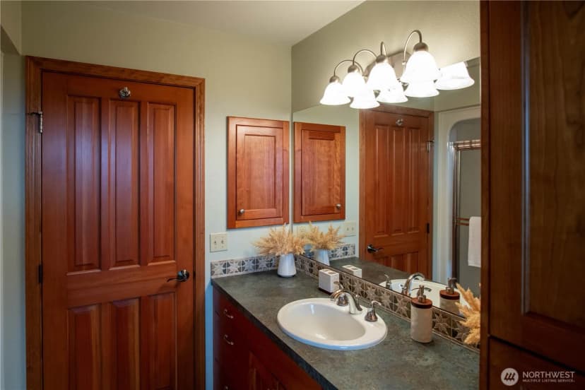 Property photo for 975 E Simmons Road, Port Angeles photo 27
