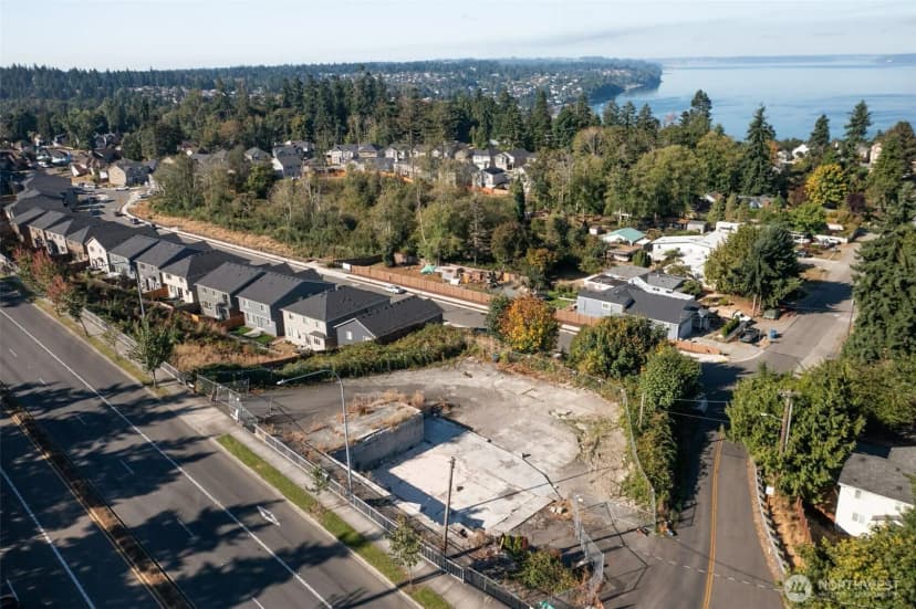 Property photo for 27905 Pacific Highway S, Federal Way photo 2