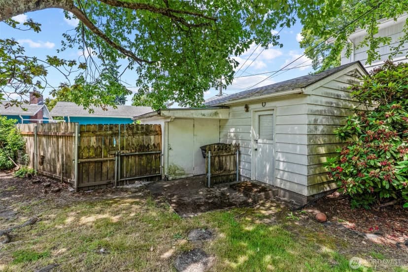 Property photo for 2809 Nichols Boulevard, Longview photo 32