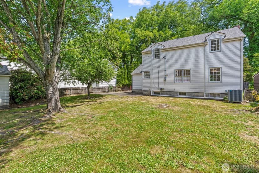 Property photo for 2809 Nichols Boulevard, Longview photo 33