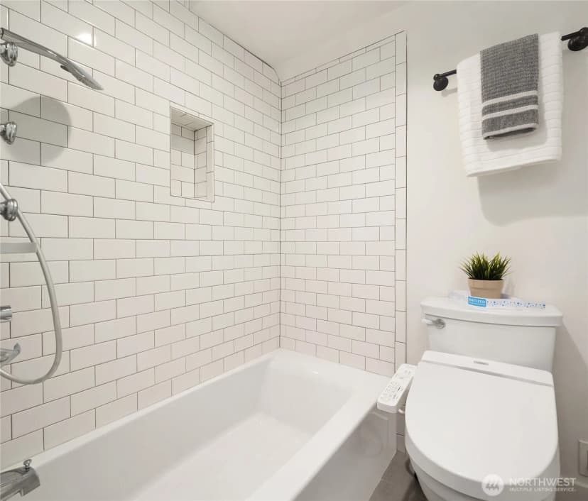 Property photo for 3307 E Pike Street, Seattle photo 31