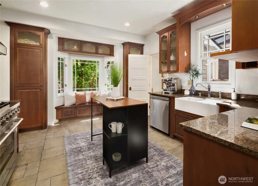 Property photo for 3307 E Pike Street, Seattle photo 17