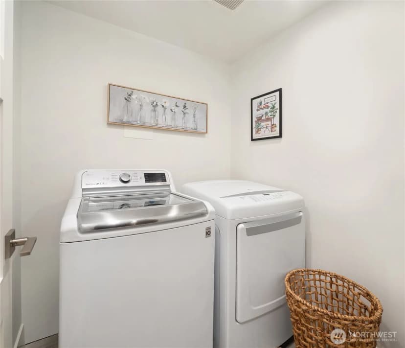 Property photo for 3307 E Pike Street, Seattle photo 32