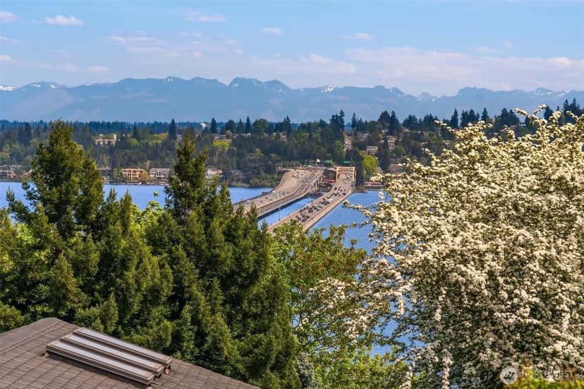 Property photo for 1414 Lake Washington Boulevard S, Seattle photo 38