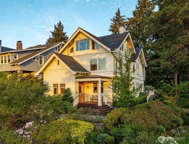 Property photo for 233 36th Avenue E, Seattle