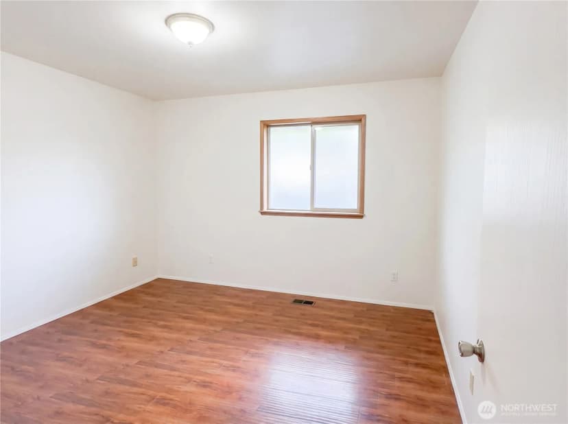 Property photo for 515 Thistle Street, Port Angeles photo 12