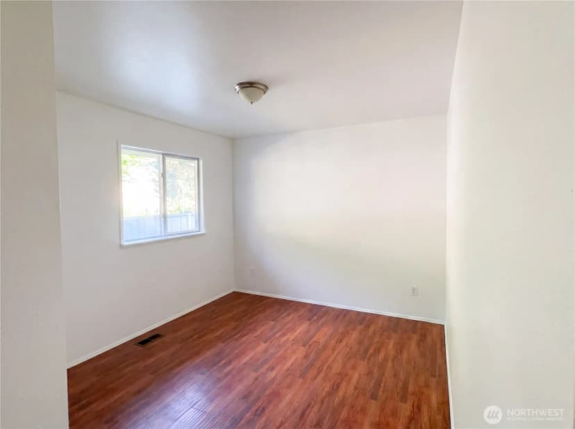 Property photo for 515 Thistle Street, Port Angeles photo 11