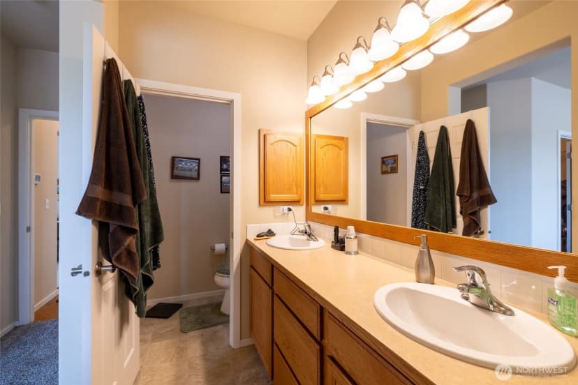 Property photo for 8304 Vashon Drive Ne, Lacey photo 11